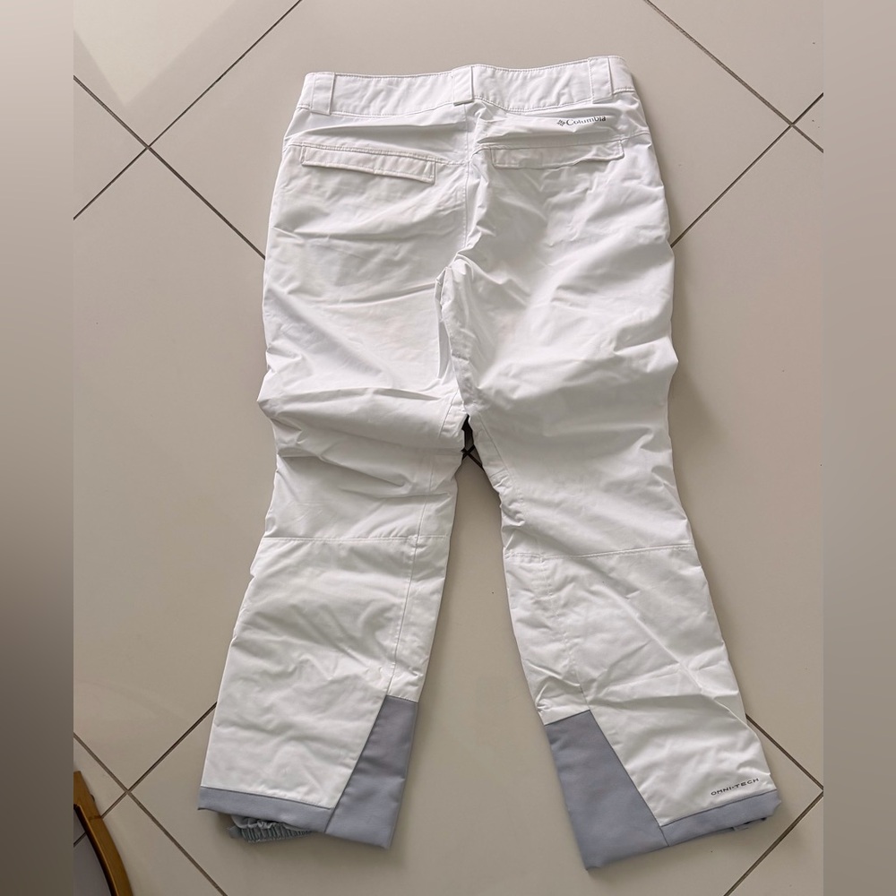 Columbia white women Snow/Ski Pants with Gray Cuffs